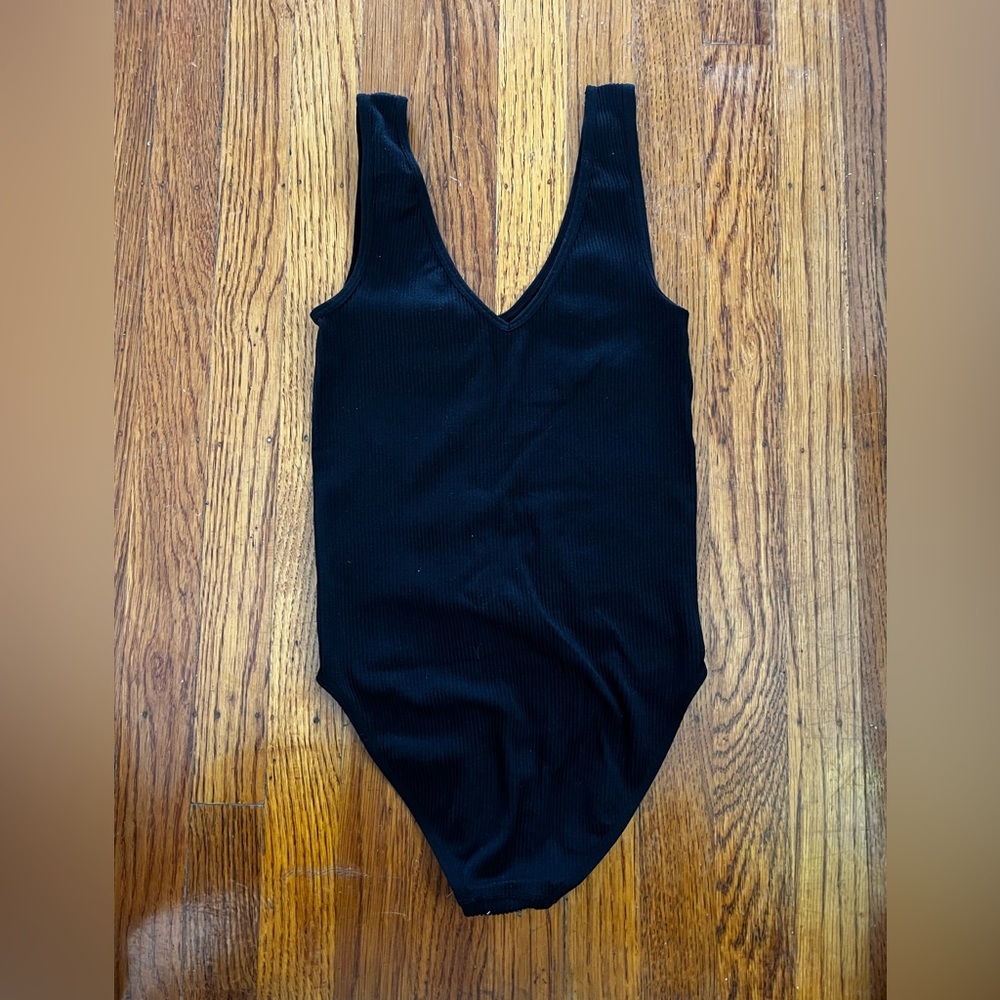 Glassons Seamless ribbed V Neck Bodysuit black